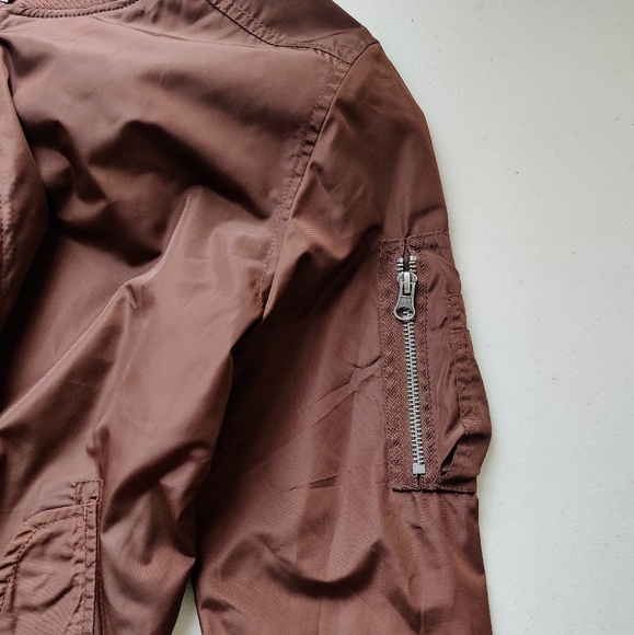 TOPMAN Bomber Jacket XS Brown Satin Lightweight Men's NWT - Picture 2 of 11